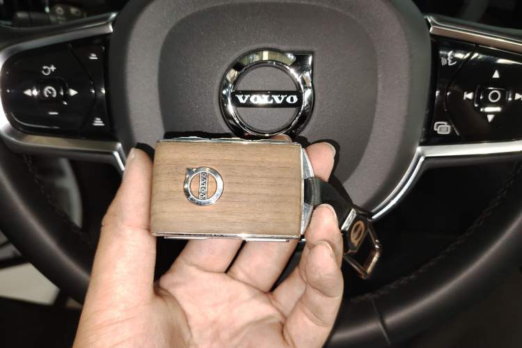 Used Volvo XC60 2023 B5 4x4 Smart Luxury Edition
