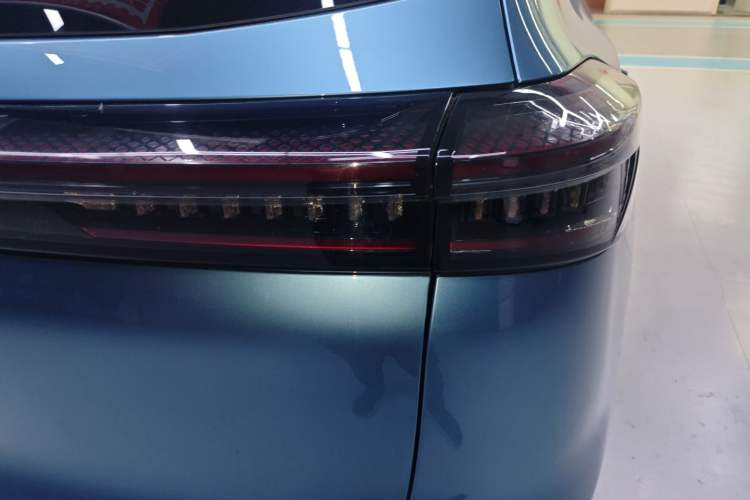 Used Chery Tiggo 8 PLUS C-DM 2025 1.5T 116 km Prestige Version 5 Seats
