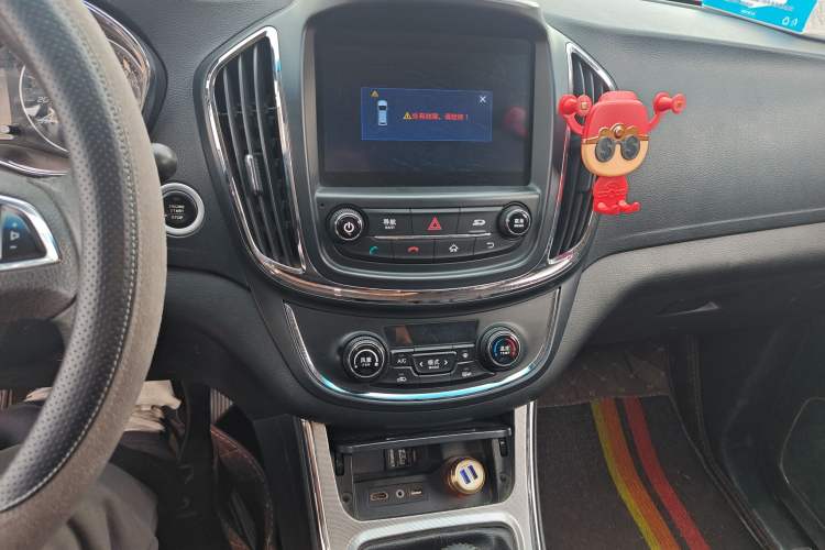 Used Baojun 560 2015 1.8L Manual Luxury Model
