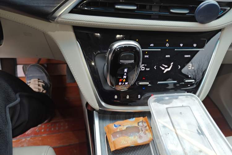 Used Buick GL8 2021 ES Landtrek 653T Comfort Edition