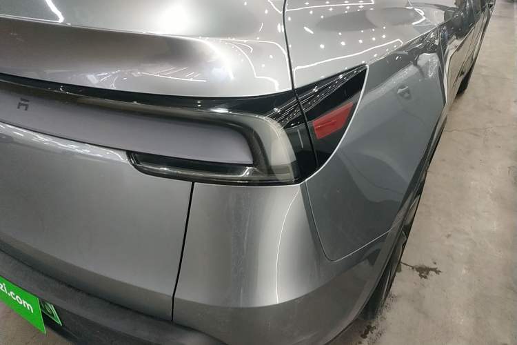 Used Tesla Model Y 2025 Rear-Wheel-Drive Version