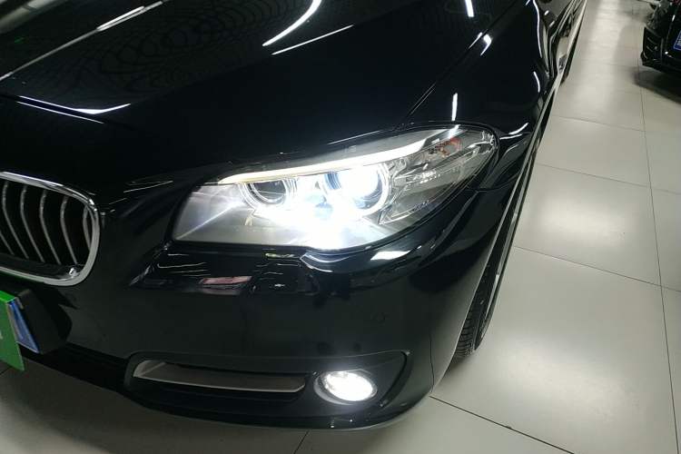 Used BMW 5 Series 2015 520i Elegant Edition
