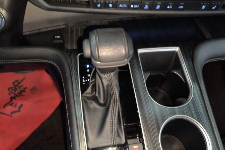 Used Toyota Sienna 2021 2.5L Hybrid Premium Edition