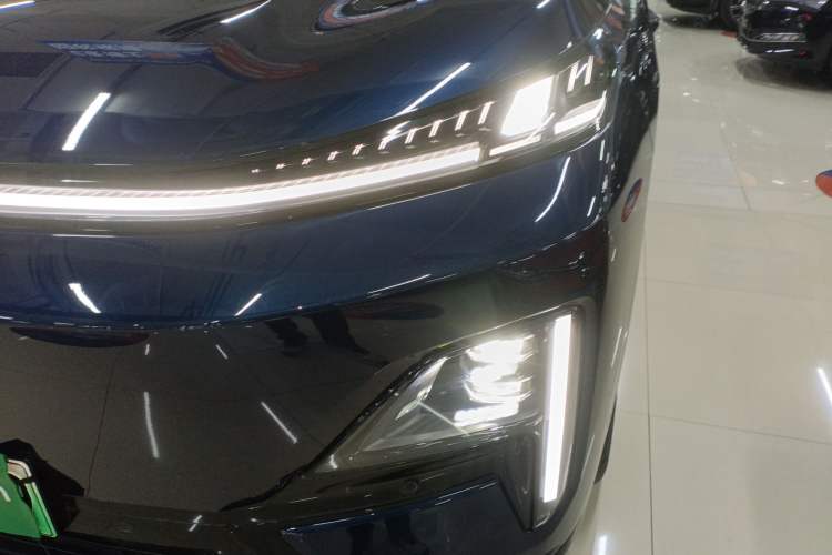 Used  S09 2025 Four-Wheel Drive Ultra+ Custom Edition
