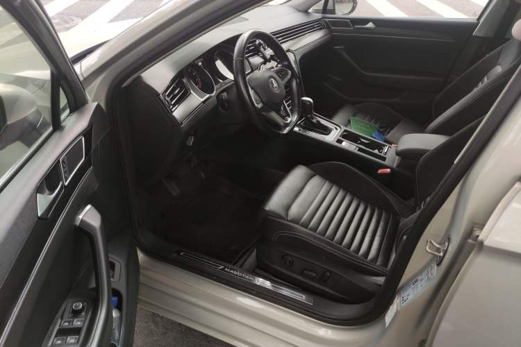 Used Volkswagen Magotan 2020 330TSI DSG Leading Model
