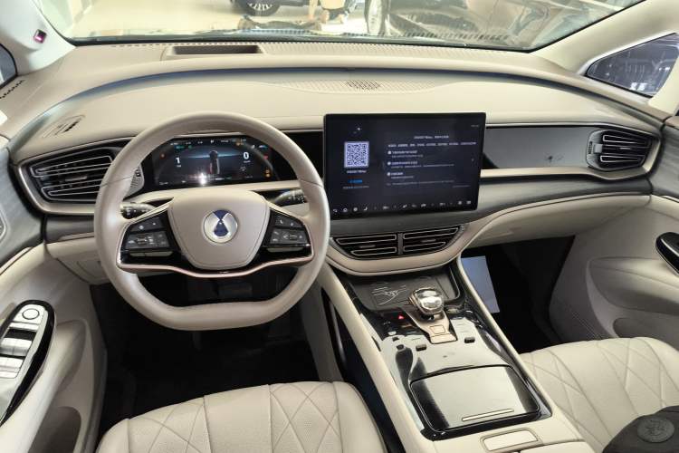 Used Denza D9 2022 DM-i 970 Four-Wheel Drive Flagship Model
