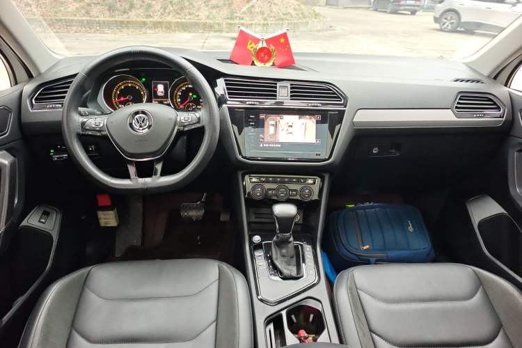 Used Volkswagen Tiguan L 2020 330TSI Automatic Two-Wheel Drive Smart Luxury Edition China VI Standard
