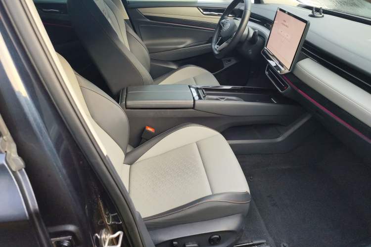 Used Volkswagen ID.7 VIZZION 2024 AIR model
