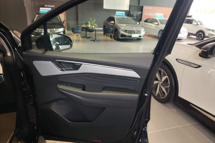 Used Volkswagen Talagon 2023 Facelift 380TSI All-Wheel-Drive Luxury Jiajing Pro 6-Seater
