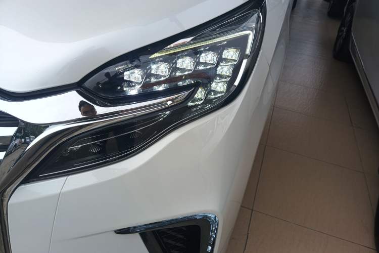 Used Buick GL8 2021 ES Landtrek 653T Comfort Edition
