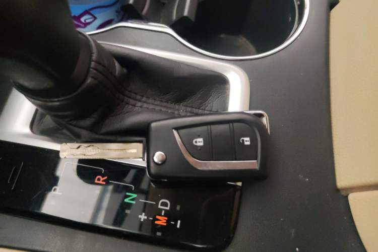 Used Toyota Highlander 2018 2.0T Four-Wheel Drive Elite Edition 7 Seats China VI Standard
