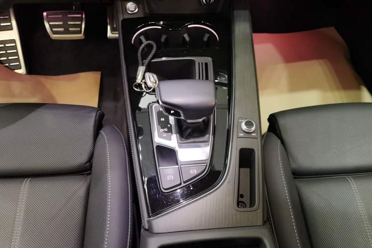 Used Audi A4L 2023 40 TFSI Luxury Dynamic Model
