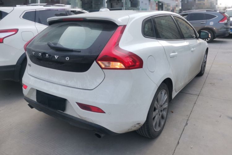 Used Volvo V40 2015 1.6T Zhiyi Edition