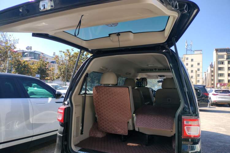 Used FORTHING Lingzhi 2020 M5L 1.6L Luxury 7-Seater
