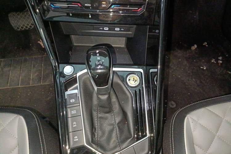 Used Volkswagen Tayron 2023 300TSI Two-Wheel-Drive Luxury Plus Advanced Edition