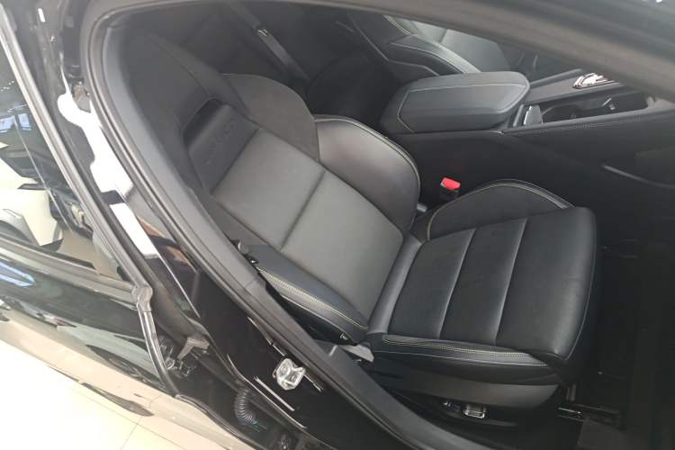 Used Lynk & Co 03 2023 1.5TD DCT JingPro
