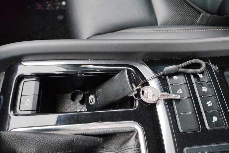 Used GAC Trumpchi GS8 2017 320T Two-Wheel Drive Luxury Smart Connectivity Version (7 Seats)
