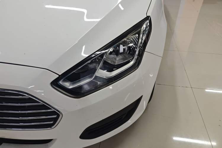 Used Ford Escort 2019 Revised 1.5L Automatic ZhiXiang Version China VI Standard