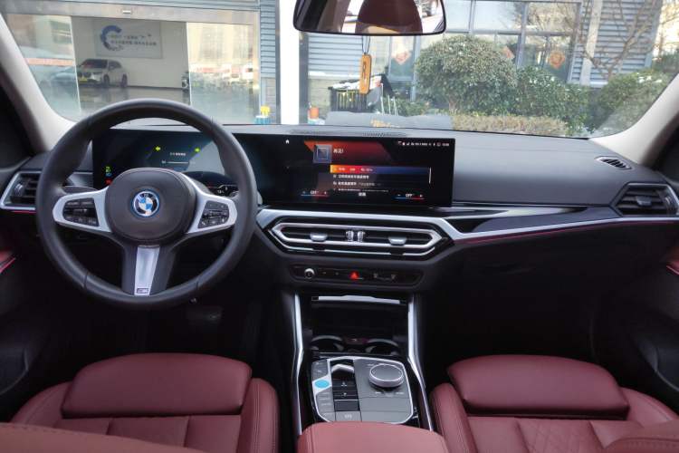 Used BMW i3 2022 eDrive 35 L
