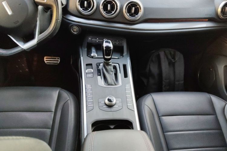 Used Wey VV5 2017 2.0T Ultra-Luxury Version
