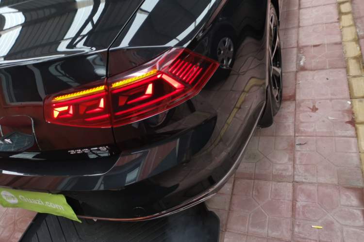 Used Volkswagen Magotan 2023 2 Million Units Commemorative Edition 330TSI DSG Luxury Version
