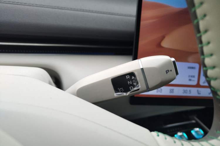 Used  L07 2024 230Max Qiankun Intelligent Driving ADS SE Range-Extended Version
