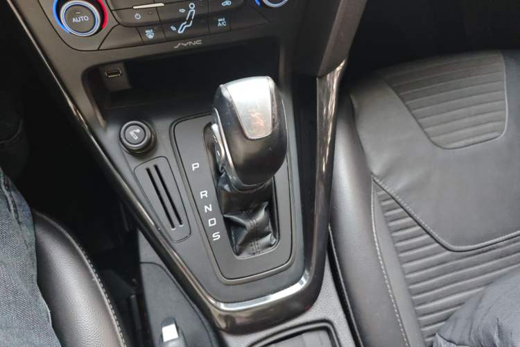 Used Ford Focus 2015 Sedan 1.6L Automatic Trend Model
