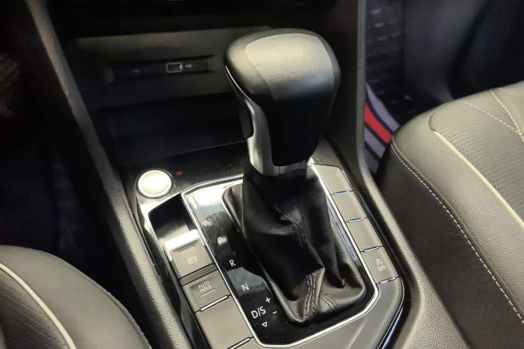 Used Volkswagen Tiguan L 2023 330TSI Automatic Two-Wheel Drive Smart Edition
