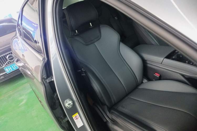 Used BYD Qin L 2025 DM-i Smart Drive 80KM Leading Model