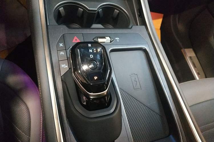 Used Ford Edge 2023 Ford Explorer L 2.0T EcoBoost Four-Wheel Drive 7-Seater Supreme Model
