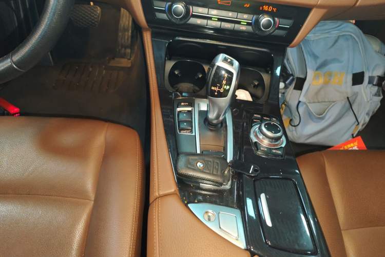 Used BMW 5 Series 2015 520i Elegant Edition
