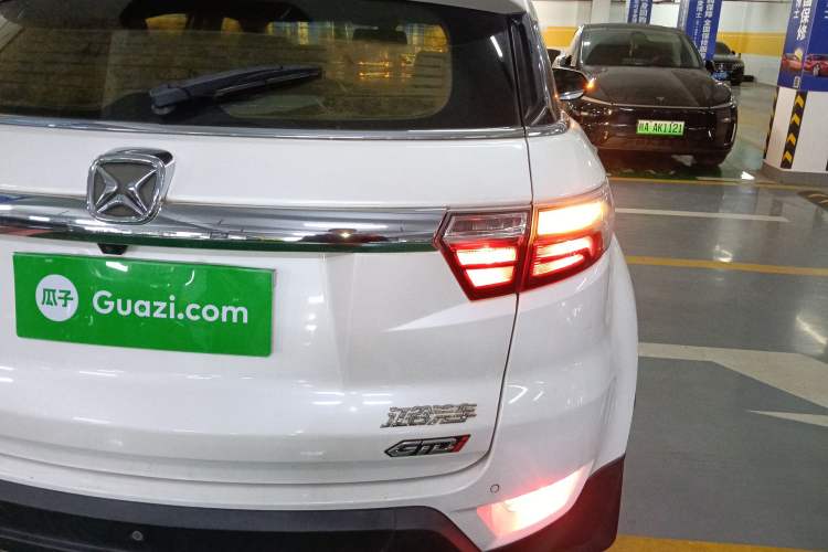 Used JMC Yusheng S330 2016 1.5L GTDi Automatic Two-Wheel Drive Prestige Edition
