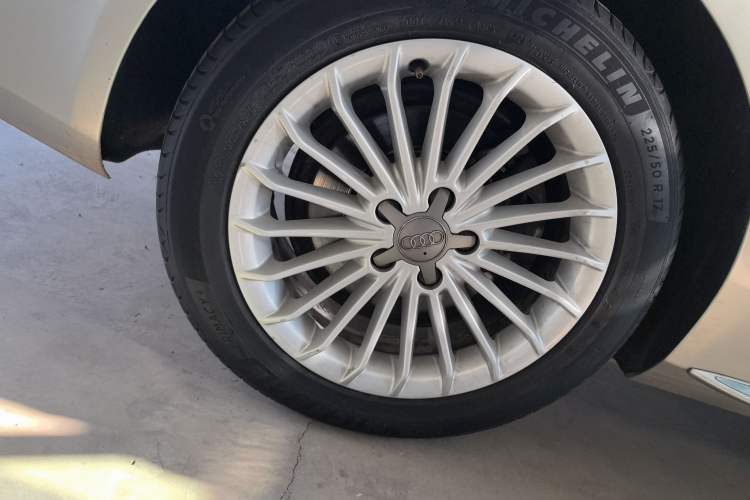 Used Audi A4L 2016 35 TFSI Collector's Edition Automatic Standard Model
