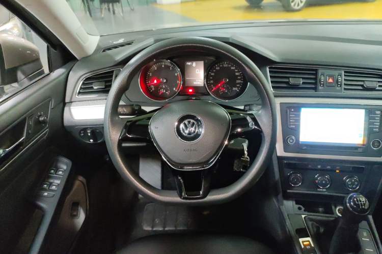 Used Volkswagen Lamando 2015 230TSI Manual Trend Edition