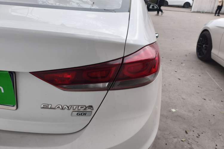 Used Hyundai Elantra 2016 1.6L Automatic ZhiXuan · Luxury Version