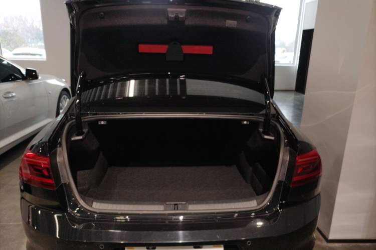 Used Volkswagen Magotan 2020 330TSI DSG Leading Model
