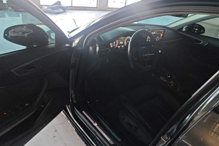 Used Audi A4L 2022 40 TFSI Luxury Dynamic Model
