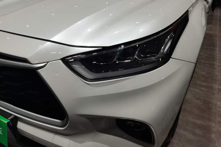 Used Toyota Highlander 2022 Dual-Engine 2.5L Four-Wheel Drive Prestige Version 7 Seats