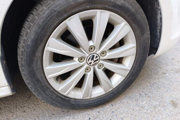 Used Volkswagen Sagitar 2014 Revised Version 1.4TSI Automatic Luxury Edition
