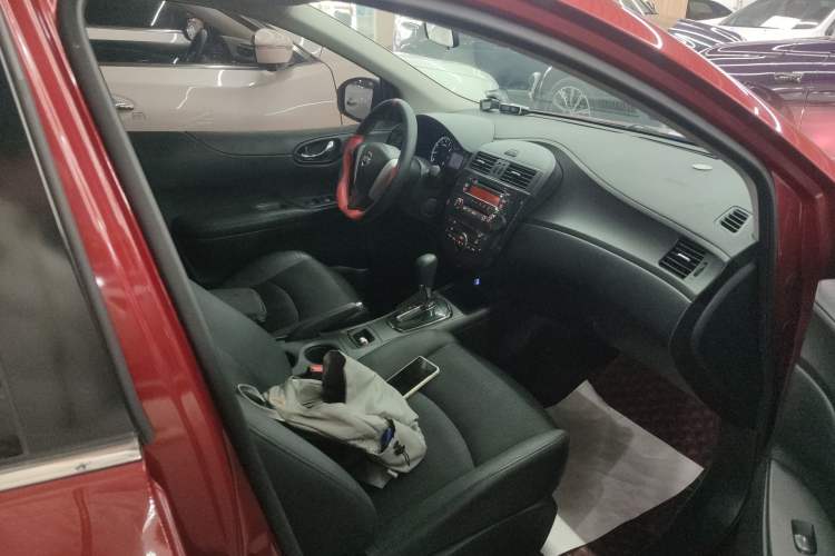 Used Nissan Tiida 2014 1.6L CVT Smart Model
