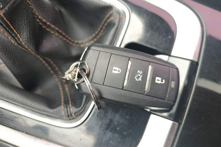 Used Changan Eado 2019 High-Energy Edition 1.6L GDI Manual Pioneer Model China VI Standard