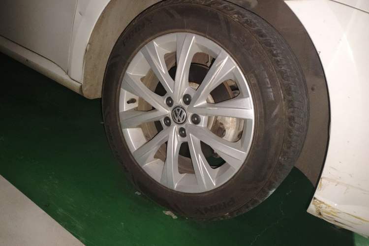 Used Volkswagen Lavida 2015 1.6L Automatic Comfort Edition
