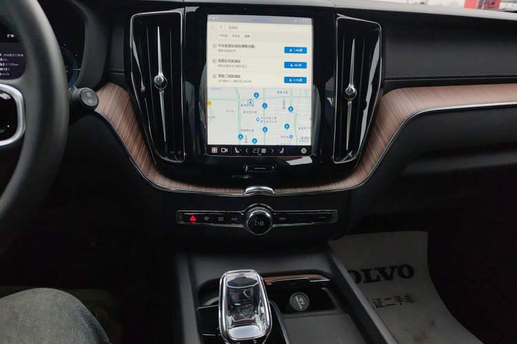 Used Volvo XC60 New Energy 2025 Plug-in Hybrid Long-Range All-Wheel Drive Smart Luxury Edition