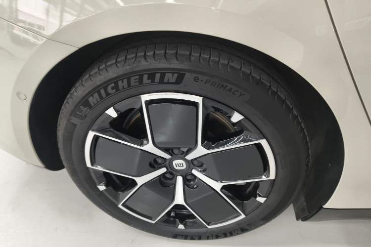 Used  SU7 2024 Rear-Drive Long-Range Intelligent Driving Version
