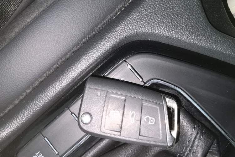 Used Volkswagen Tiguan L 2017 330TSI Automatic Two-Wheel Drive Luxury Edition
