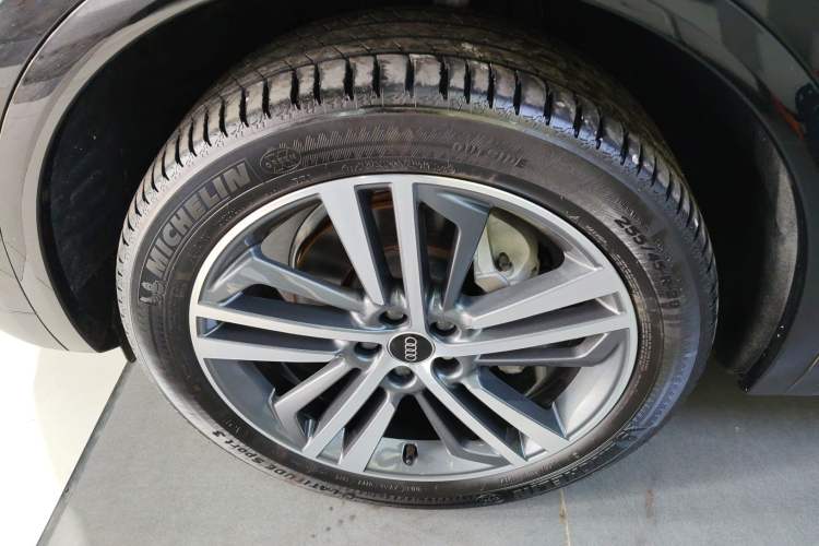 Used Audi Q5L 2023 40T Luxury Dynamic Model
