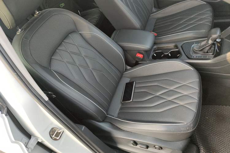 Used Volkswagen Tiguan L 2024 300TSI Automatic Two-Wheel Drive Smart Edition
