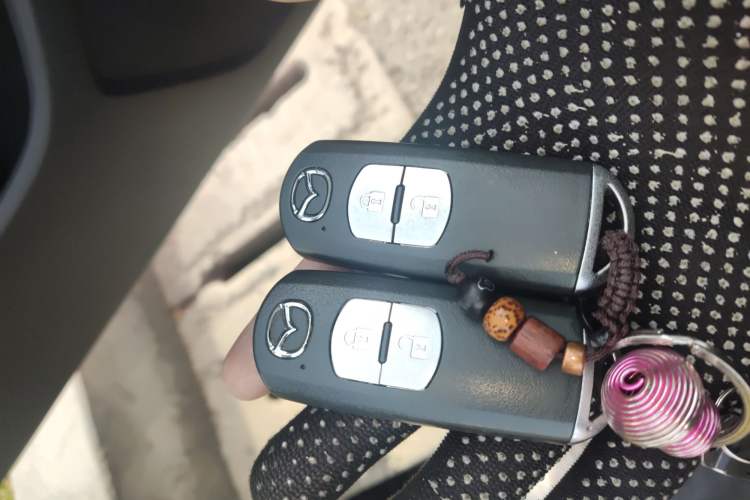 Used Mazda Mazda 3 Axela 2017 Hatchback 2.0L Automatic Sport Model China V Emission Standard
