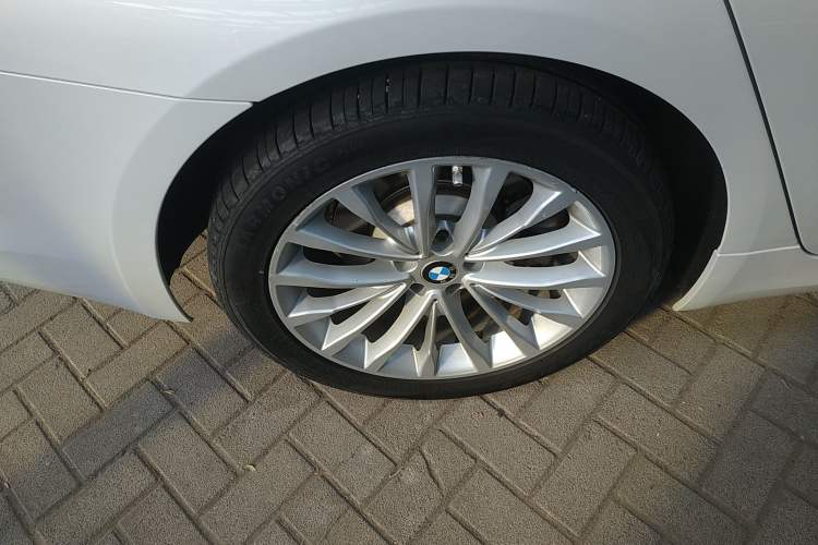 Used BMW 5 Series 2019 525Li Luxury Package
