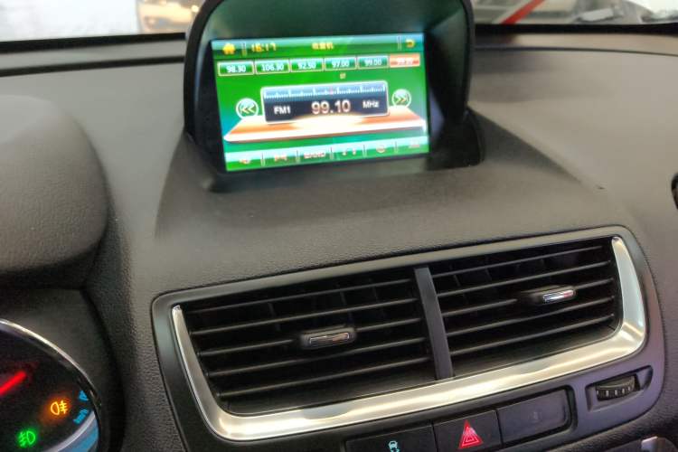 Used Buick Encore 2015 1.4T Automatic Two-Wheel Drive Urban Elite Version
